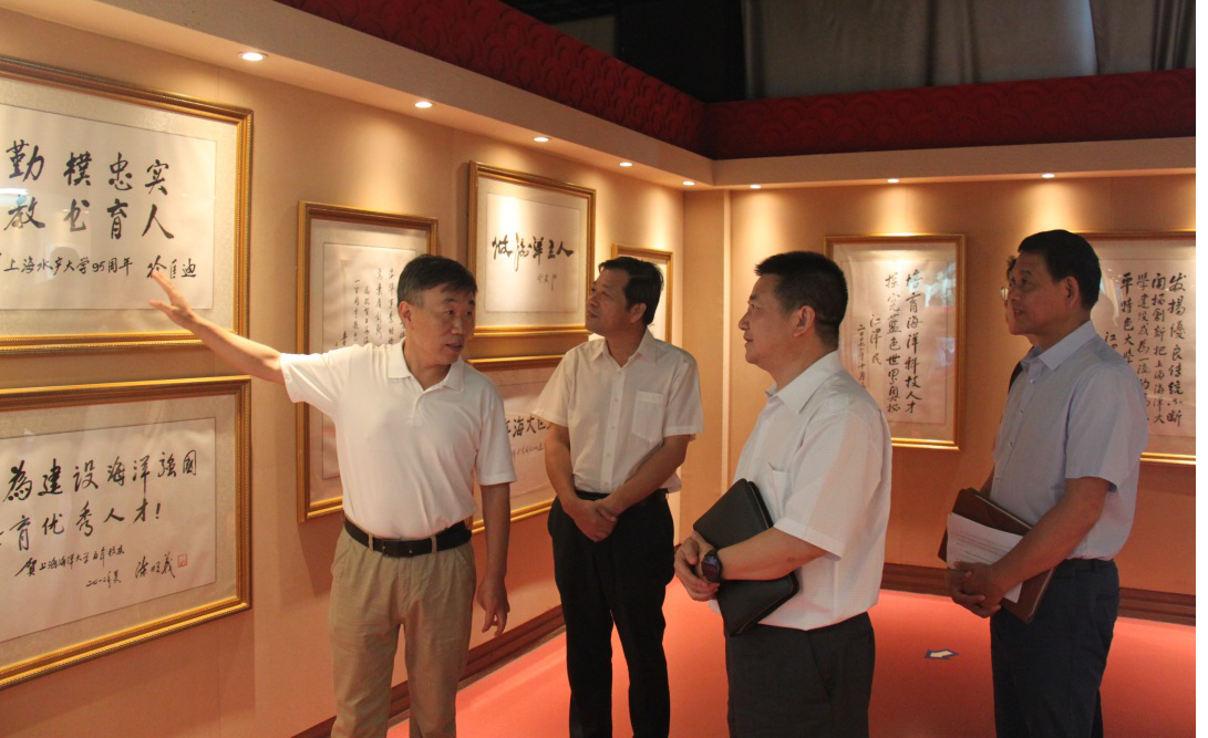 浦东新区科经委党组书记范金成一行来校调研交流